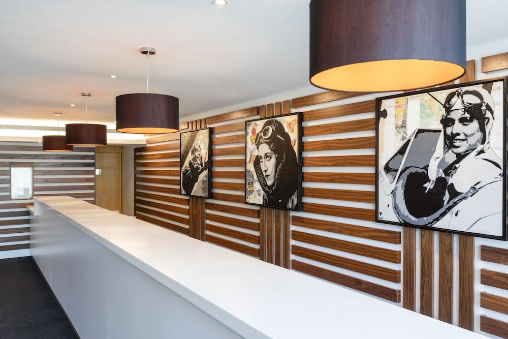 St Giles Heathrow - A St Giles Hotel Feltham Екстериор снимка