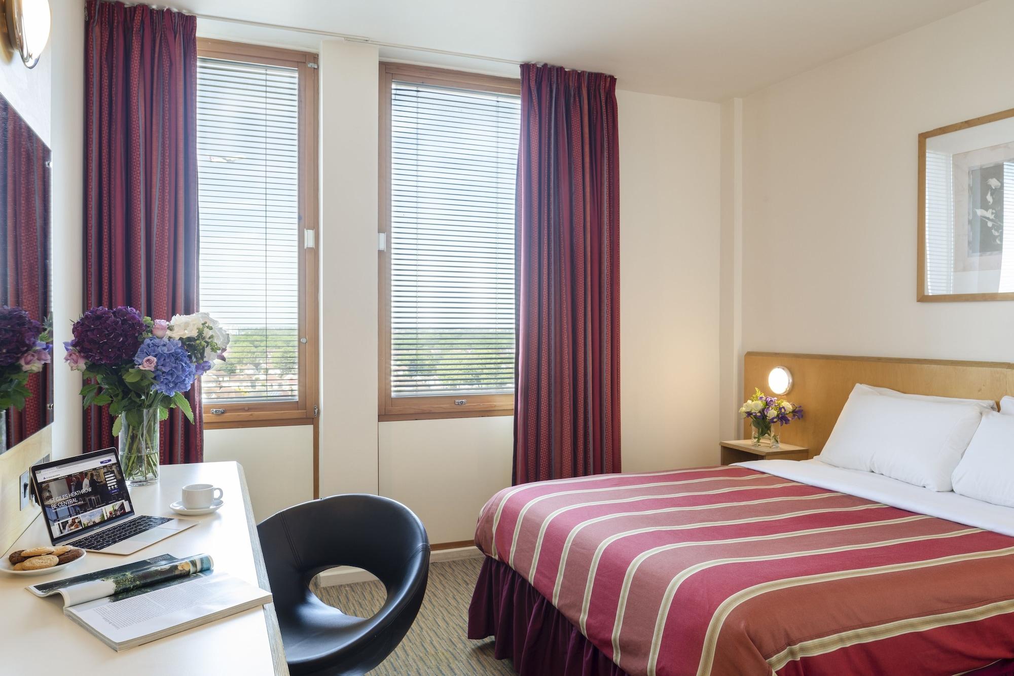 St Giles Heathrow - A St Giles Hotel Feltham Екстериор снимка