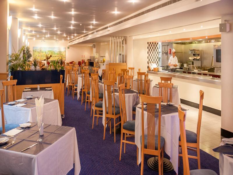 St Giles Heathrow - A St Giles Hotel Feltham Екстериор снимка