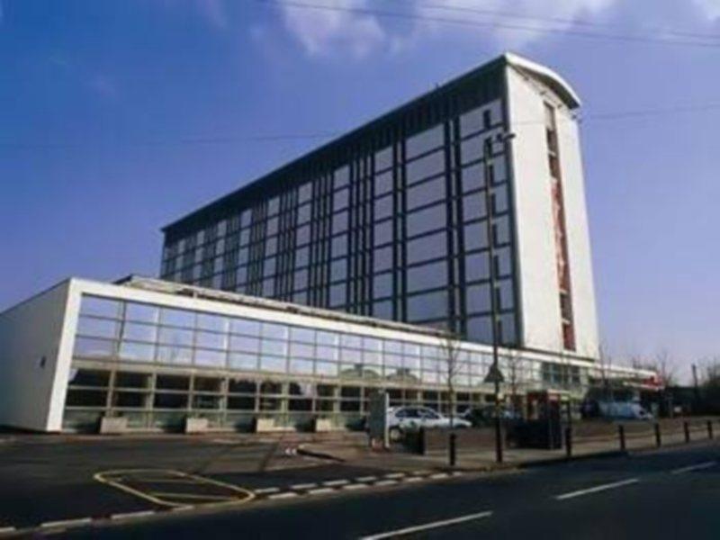 St Giles Heathrow - A St Giles Hotel Feltham Екстериор снимка
