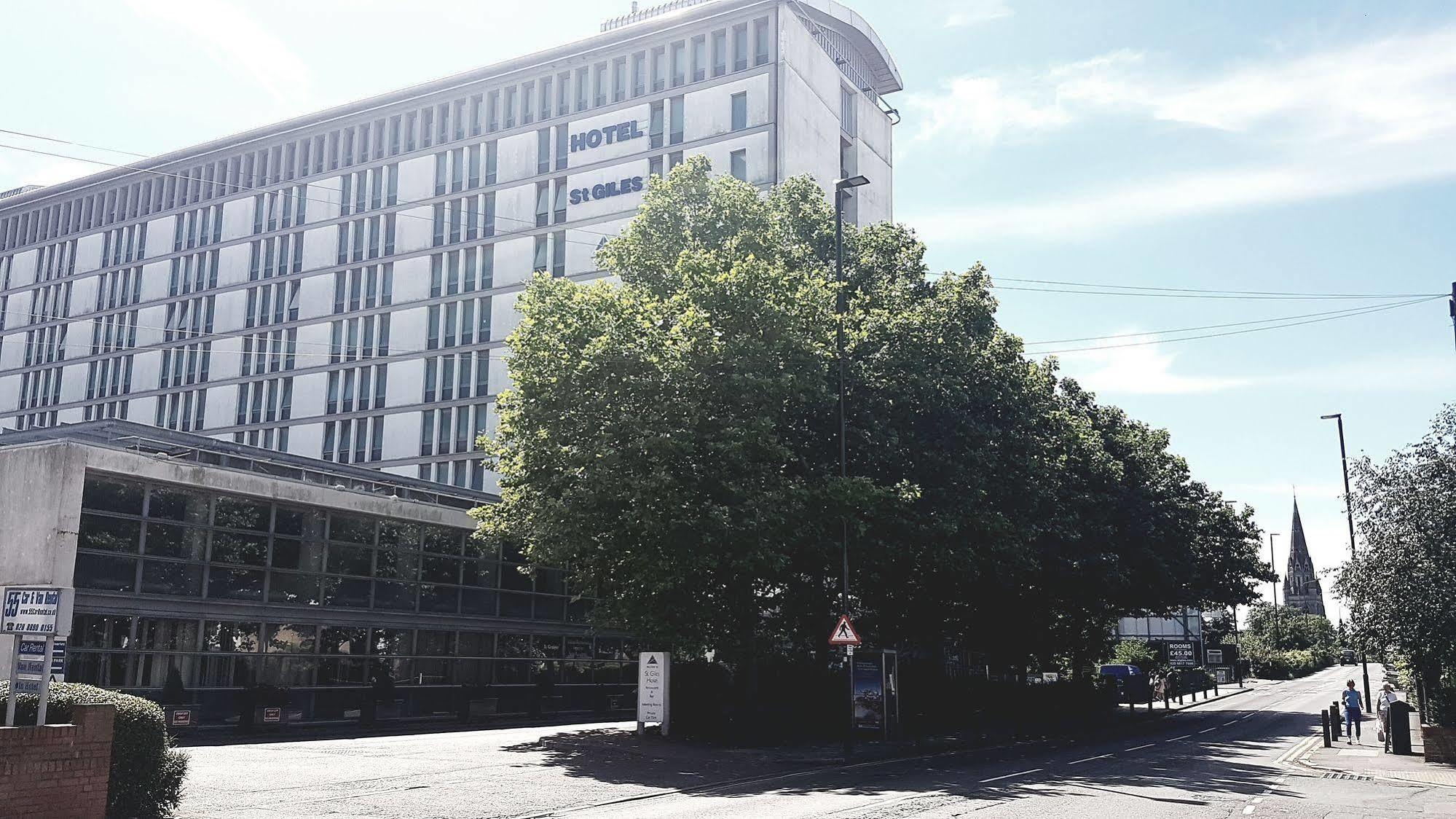 St Giles Heathrow - A St Giles Hotel Feltham Екстериор снимка