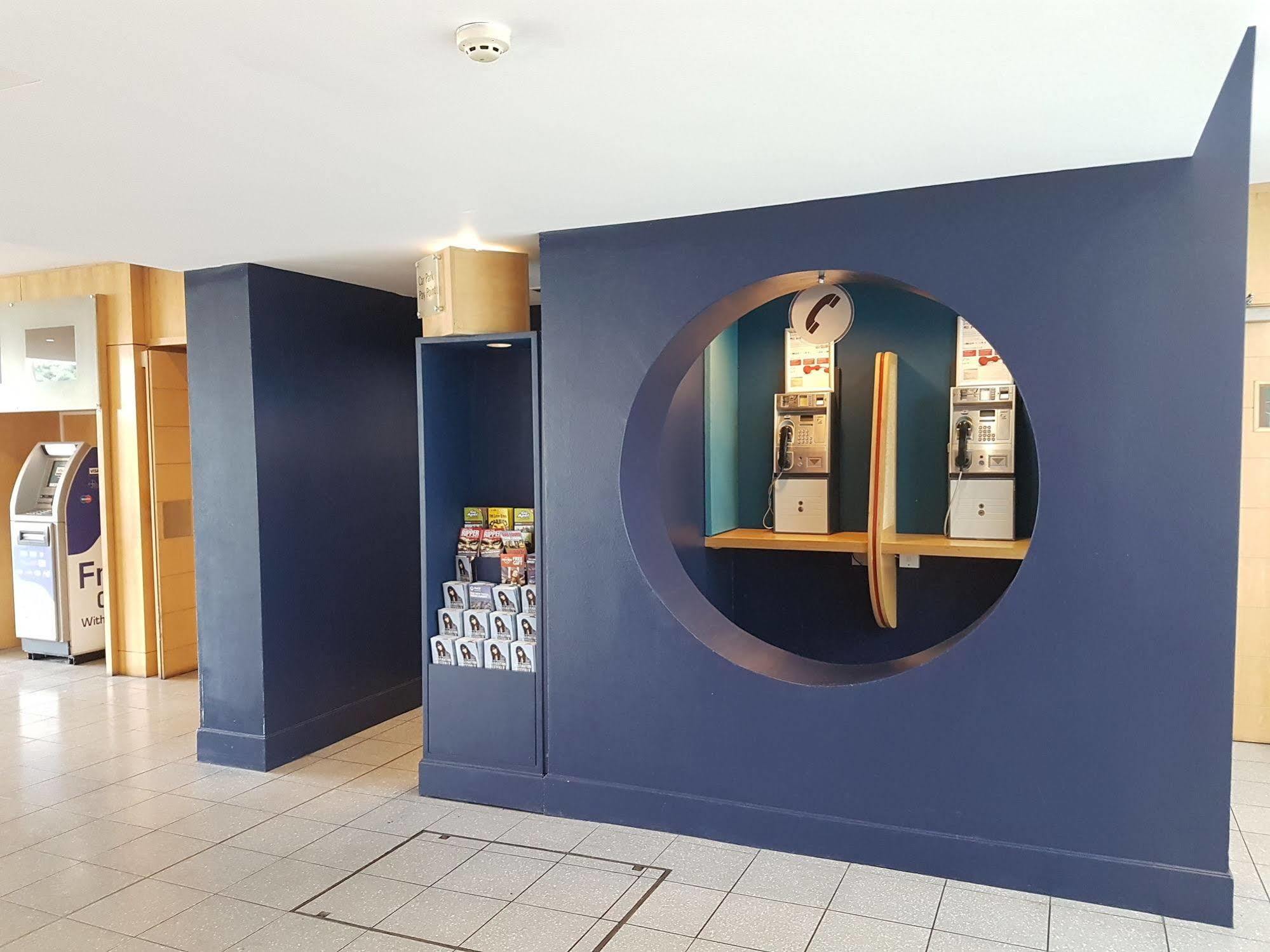 St Giles Heathrow - A St Giles Hotel Feltham Екстериор снимка