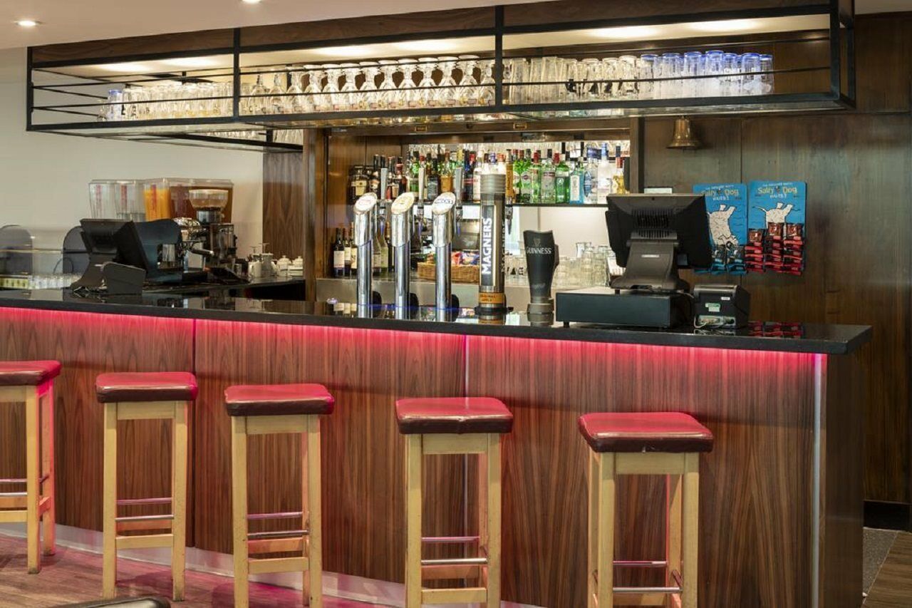 St Giles Heathrow - A St Giles Hotel Feltham Екстериор снимка