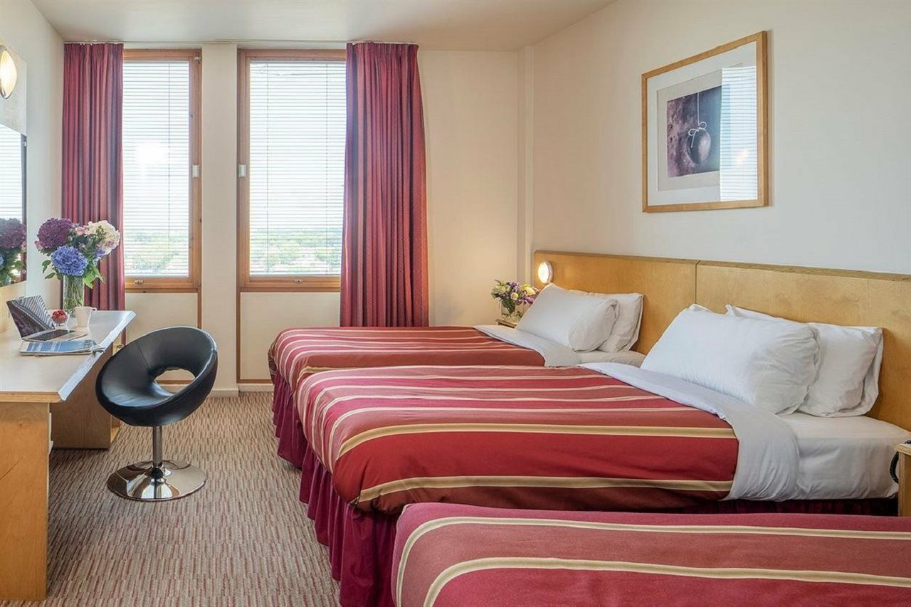 St Giles Heathrow - A St Giles Hotel Feltham Екстериор снимка