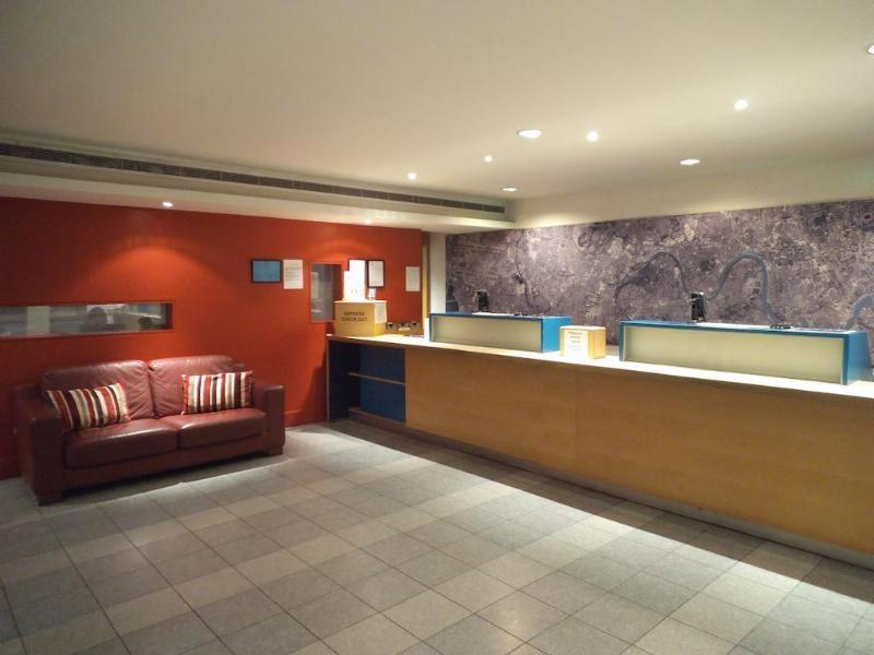 St Giles Heathrow - A St Giles Hotel Feltham Екстериор снимка